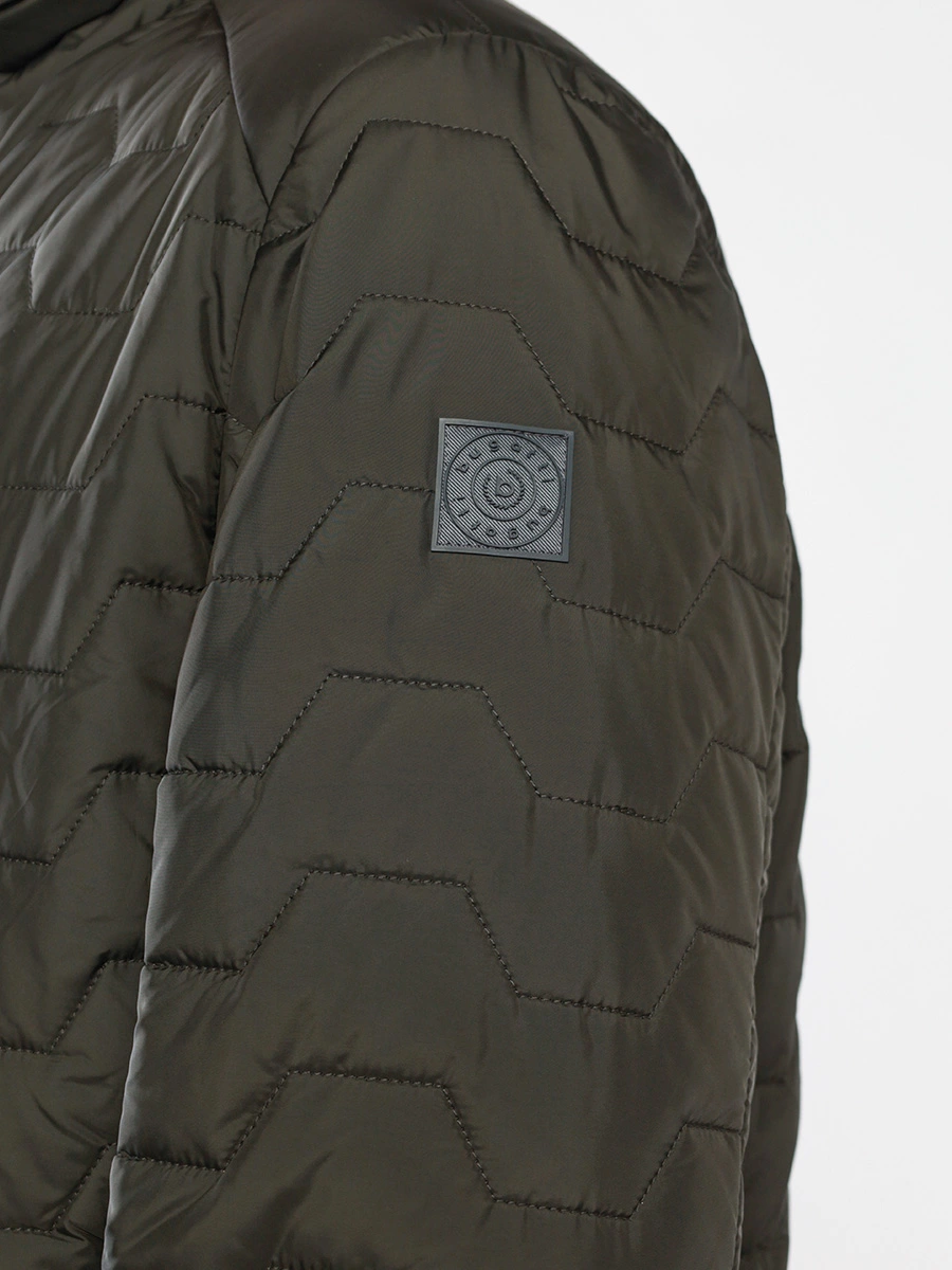 Куртка стеганая на утеплителе с воротником-стойкой